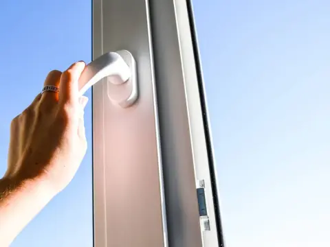 Ventana aluminio no cierra bien - Repara el cierre tú mismo