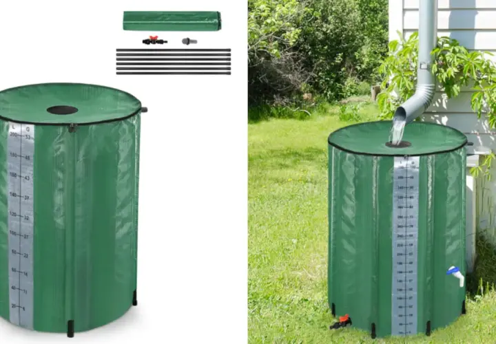 Barril verde para recoger agua de lluvia, con medidor de nivel. Se muestra vacío y recibiendo agua de un canalón.
