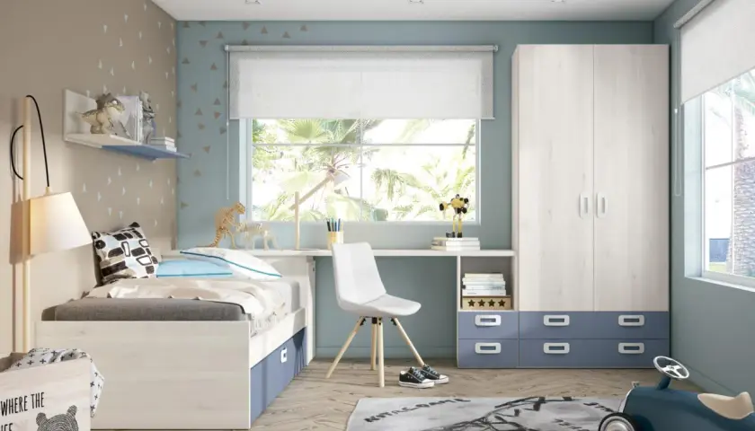 Habitación juvenil con cama, escritorio y armario. Ideas de pintura y decoración con dinosaurios y un coche de juguete.