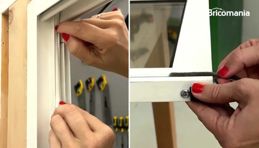 Manos aplican burlete para sellar puertas correderas, mejorando aislamiento.