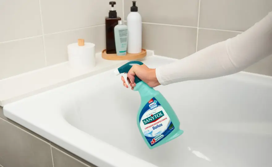Eliminar manchas oscuras de la ducha - Guía sin dañar