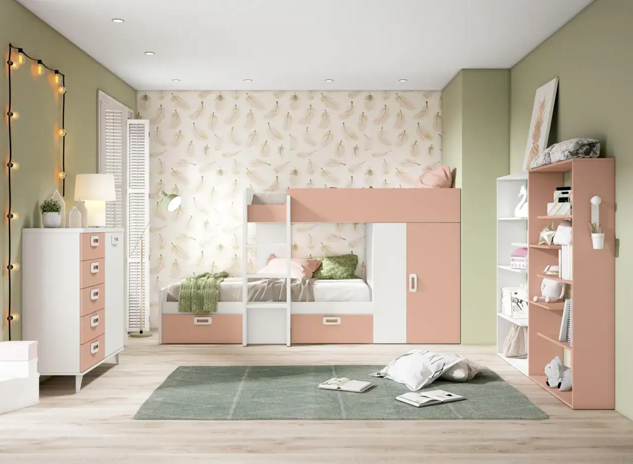 Habitaci&oacute;n juvenil con litera, c&oacute;moda blanca y estanter&iacute;as rosas. Ideas de pintura y decoraci&oacute;n para un espacio moderno y acogedor.